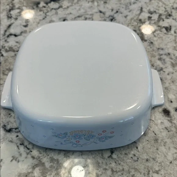 Vintage  Corning Ware  2 liter casserole dish "Country Cornflower" pattern. - Picture 3 of 3